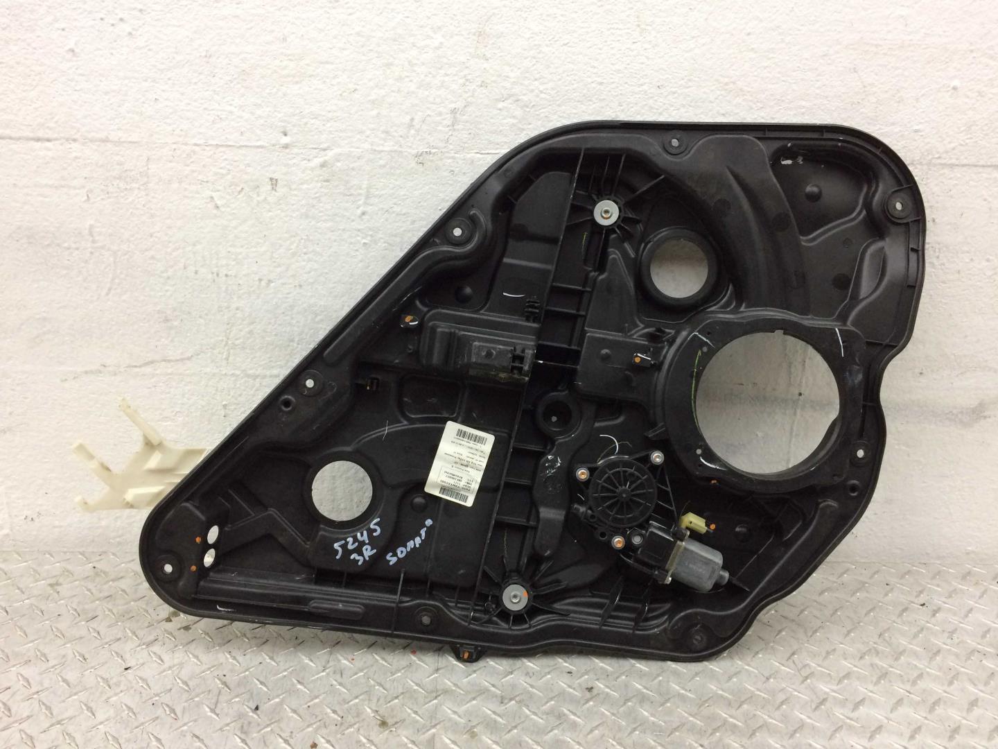 Стеклоподъемник электр. задний правый