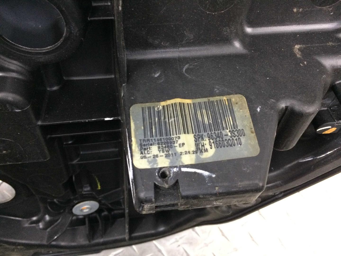 Стеклоподъемник электр. задний правый