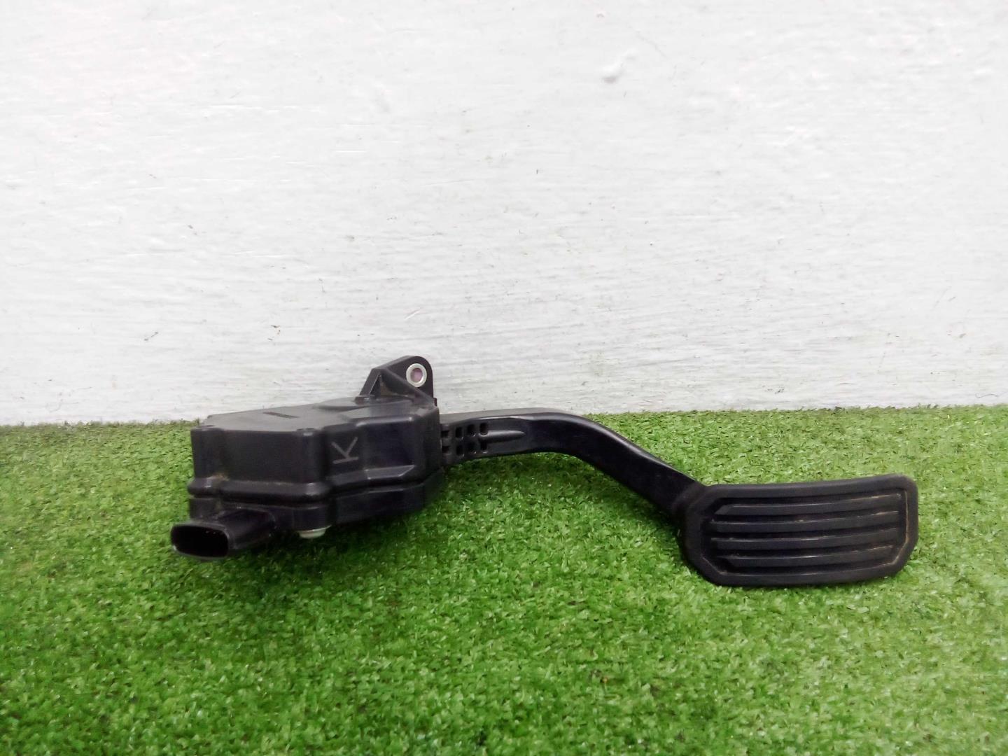 Педаль газа