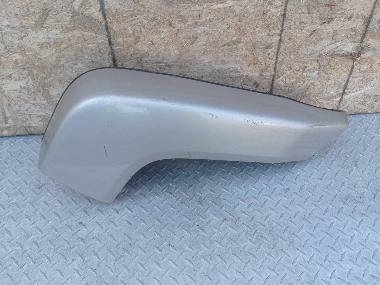 Накладка заднего крыла правого
