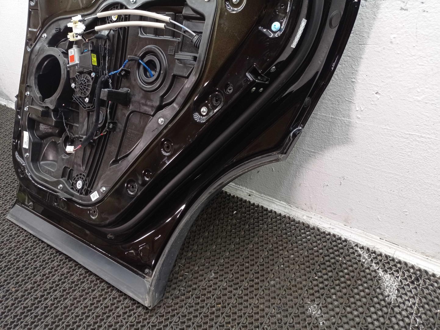 Стеклоподъемник электр. задний правый