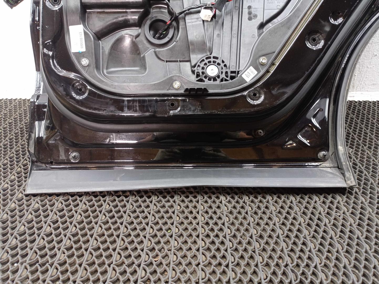 Замок двери задней правой