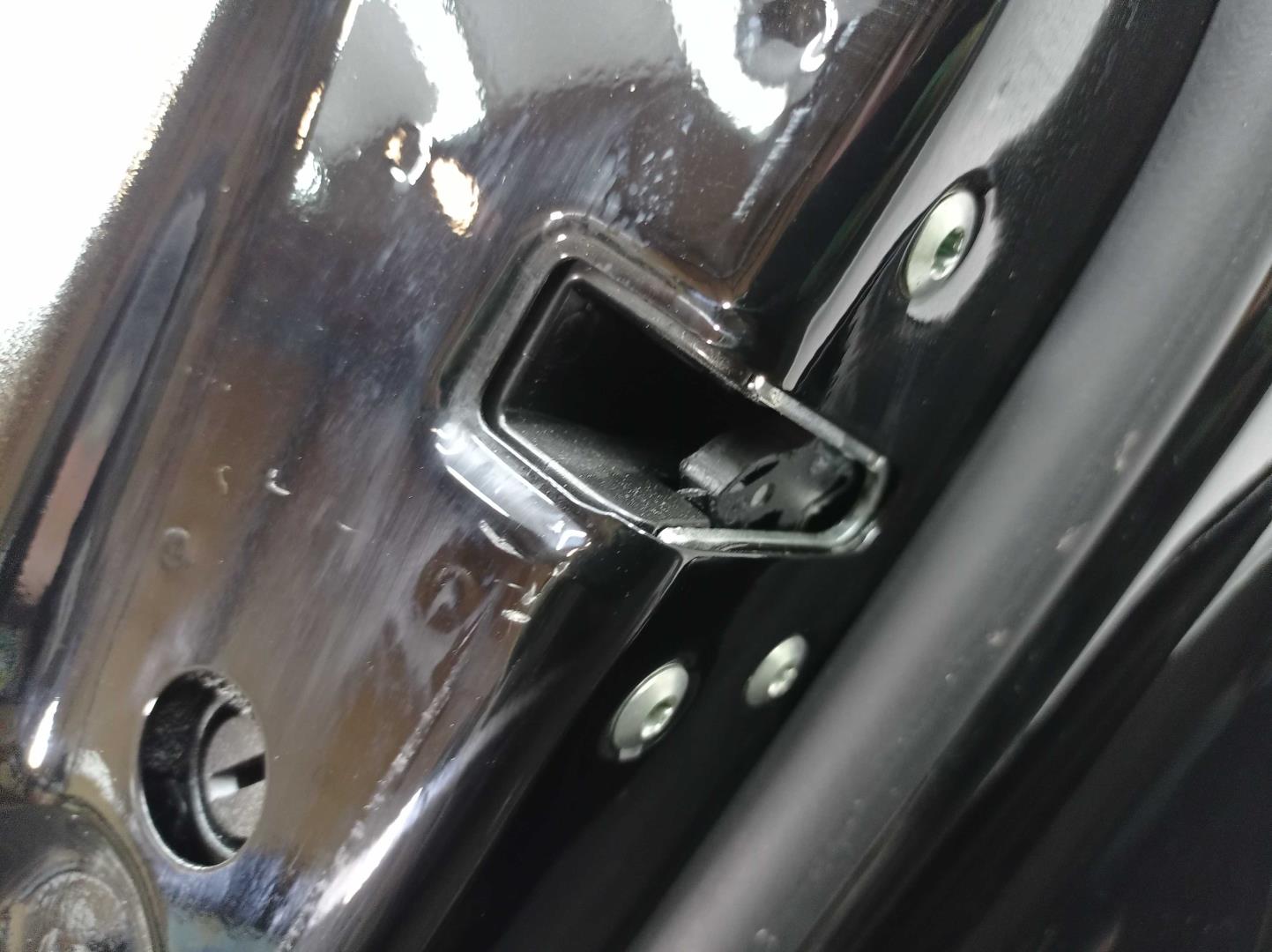 Замок двери задней правой