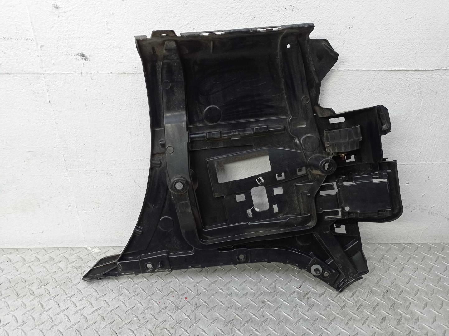 Кронштейн заднего бампера