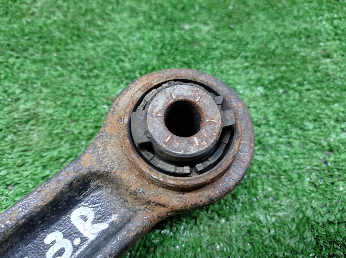 Рычаг задний правый