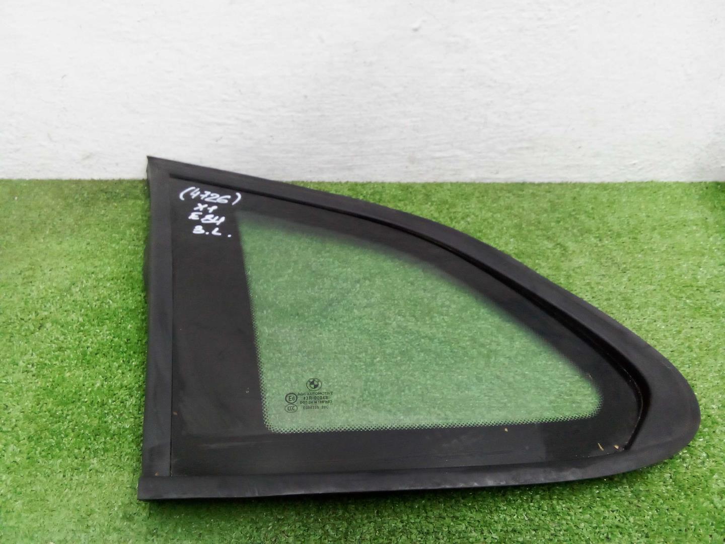 Стекло двери задней левой