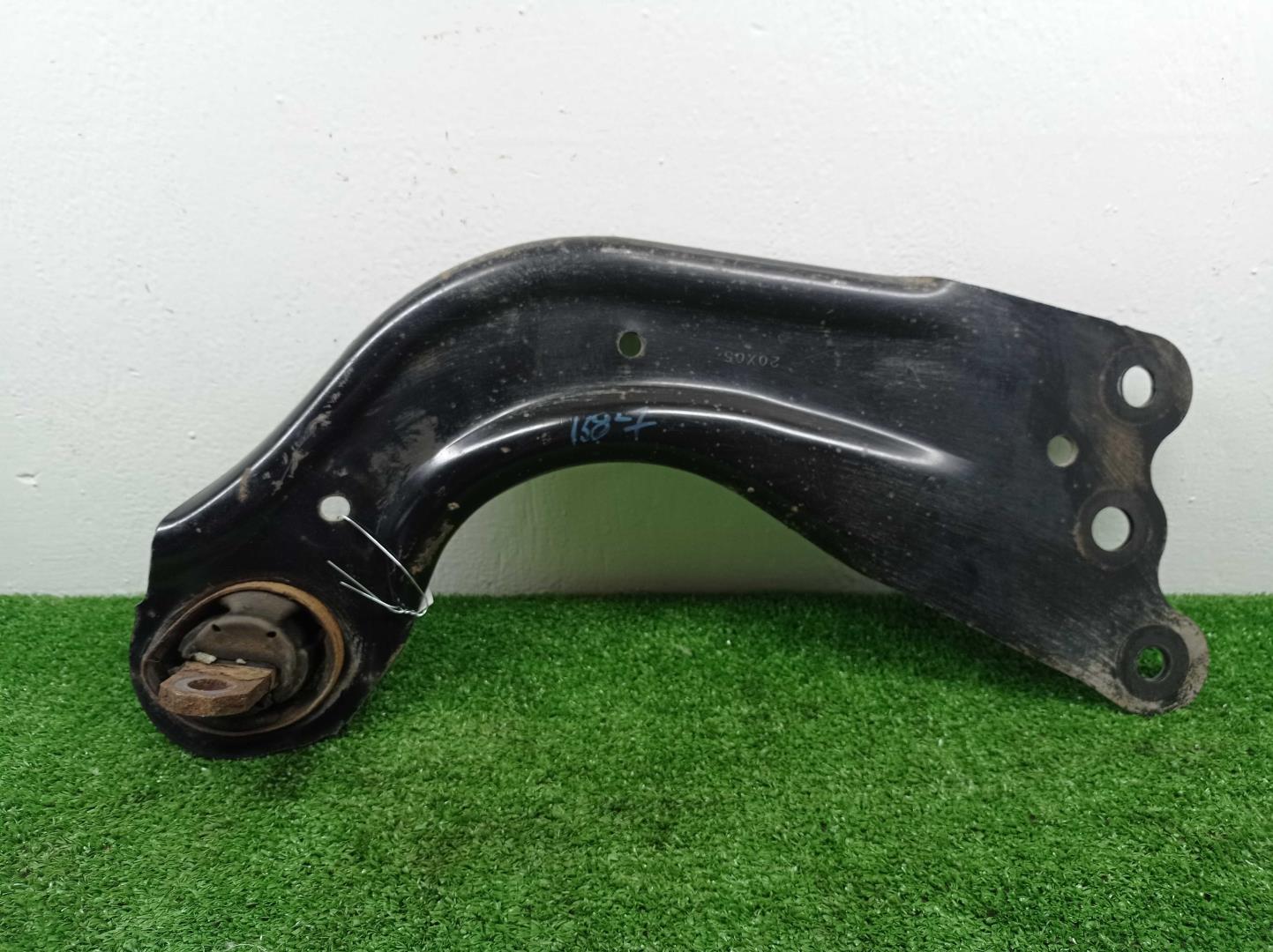 Рычаг задний правый