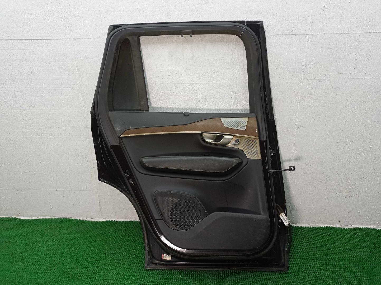 Дверь задняя левая