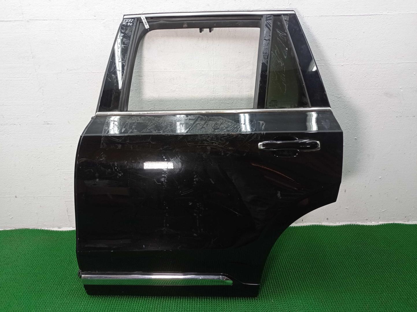 Дверь задняя левая