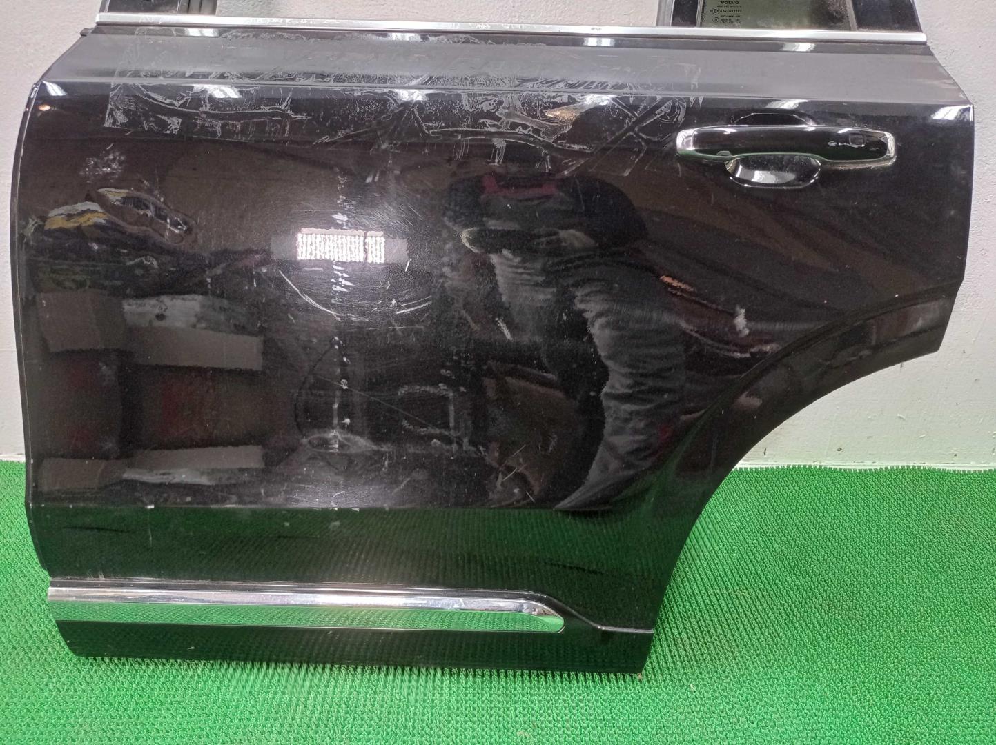 Шторка солнцезащитная