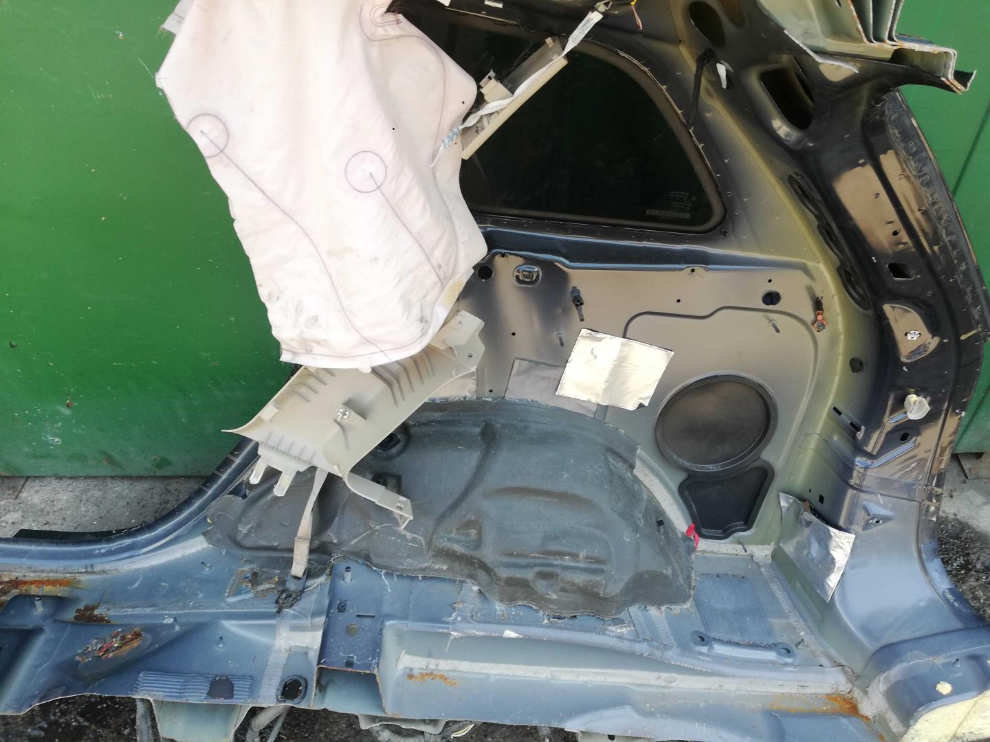 Крыло заднее правое