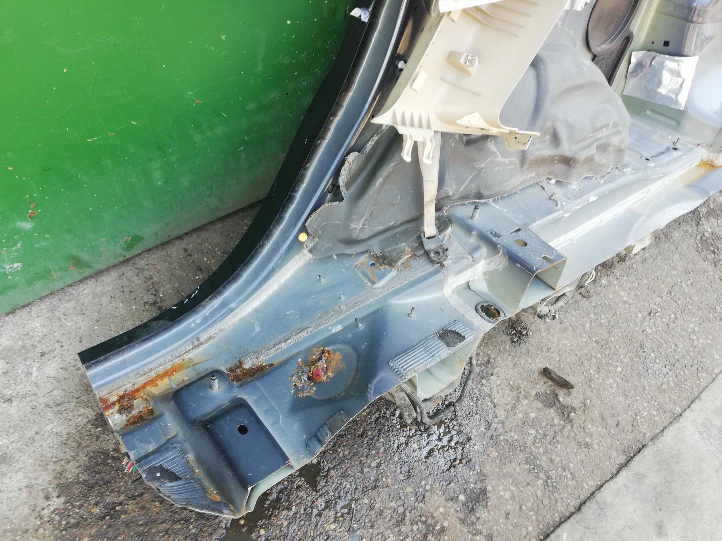 Крыло заднее правое