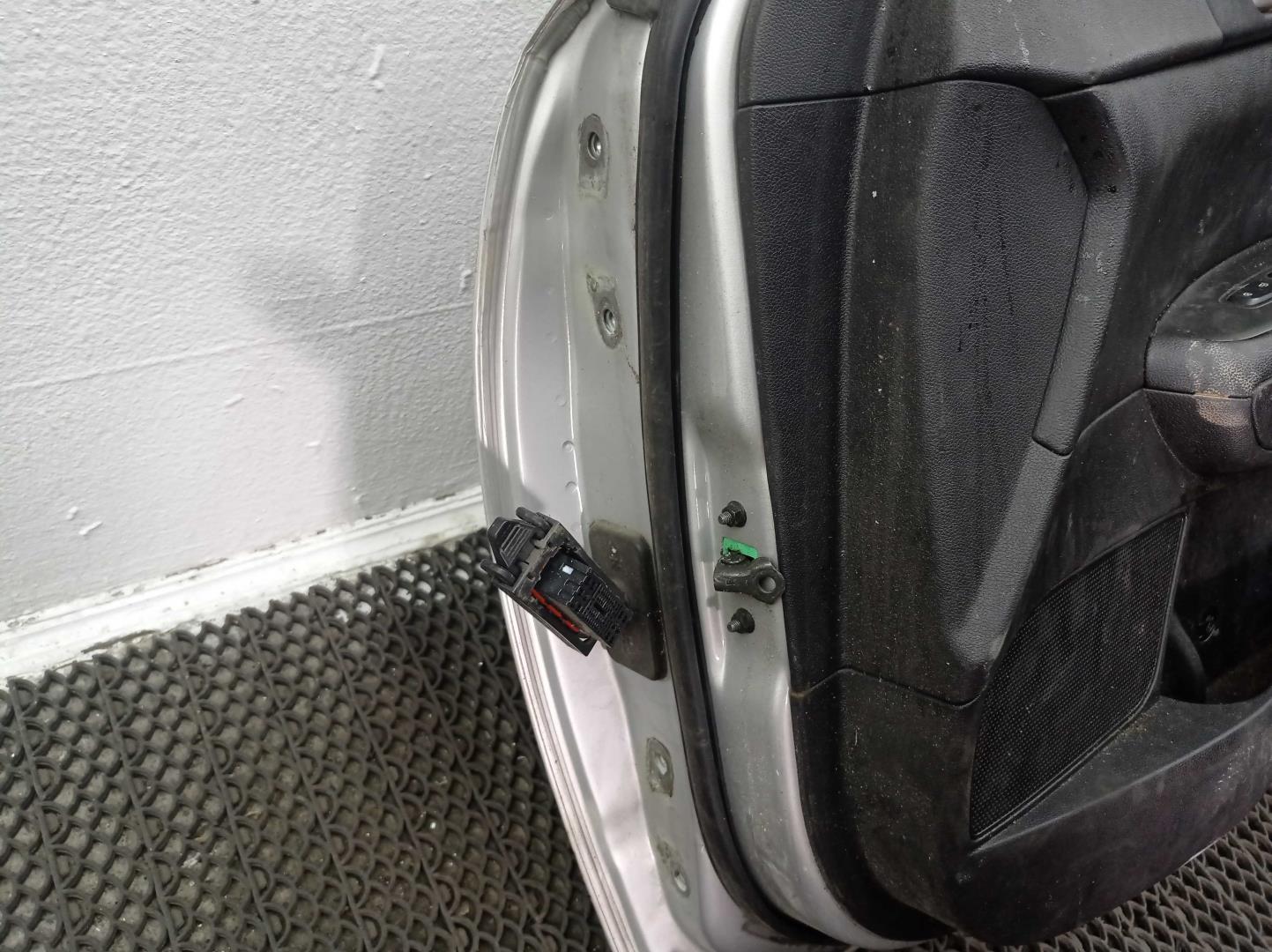 Ограничитель двери