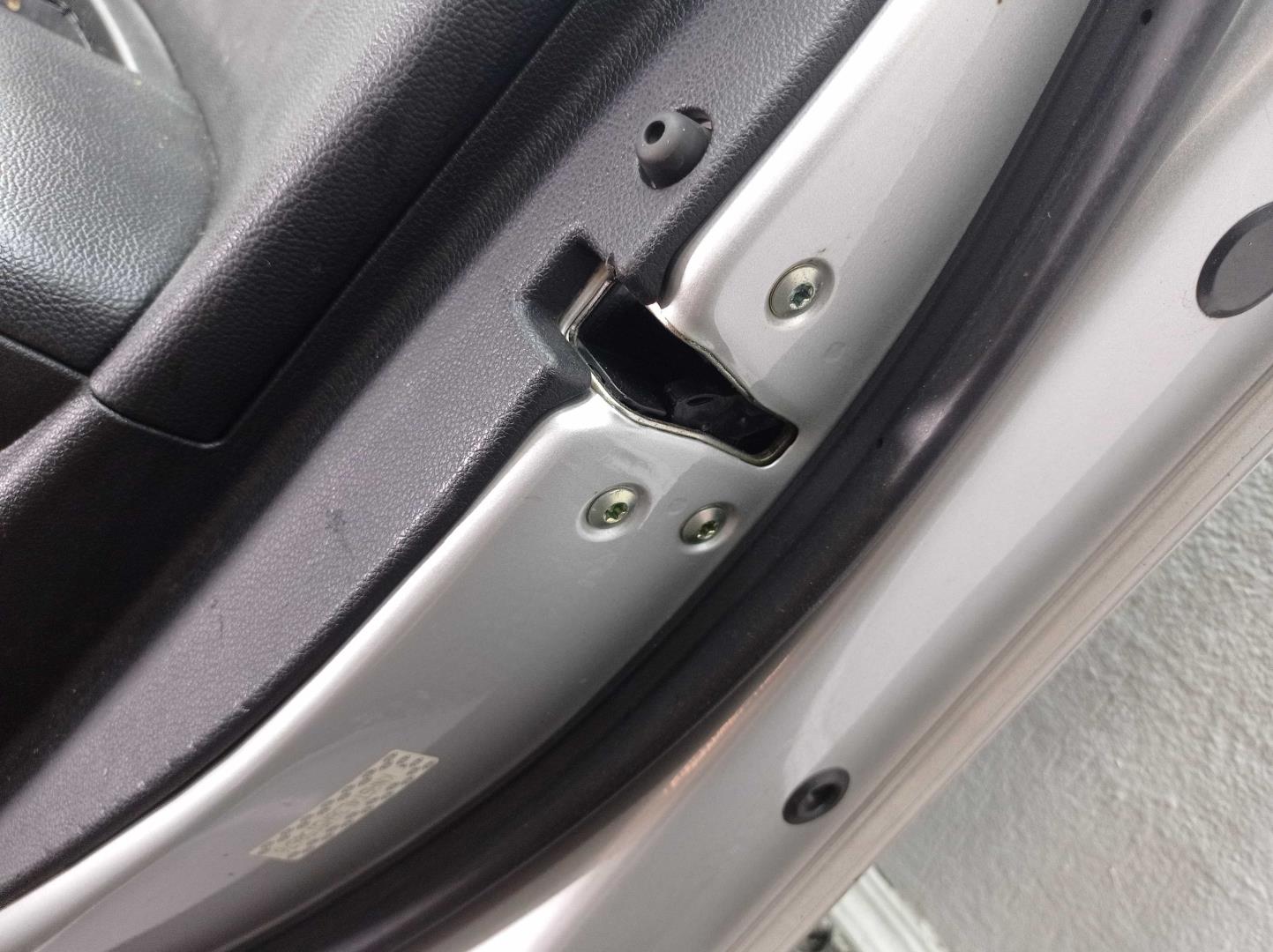 Ограничитель двери