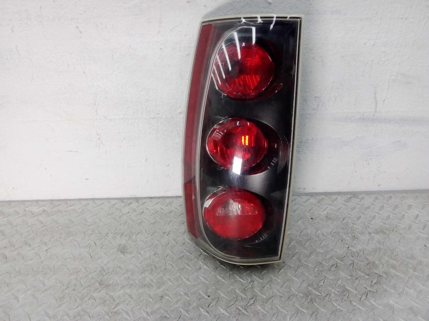 Фонарь задний наружный левый