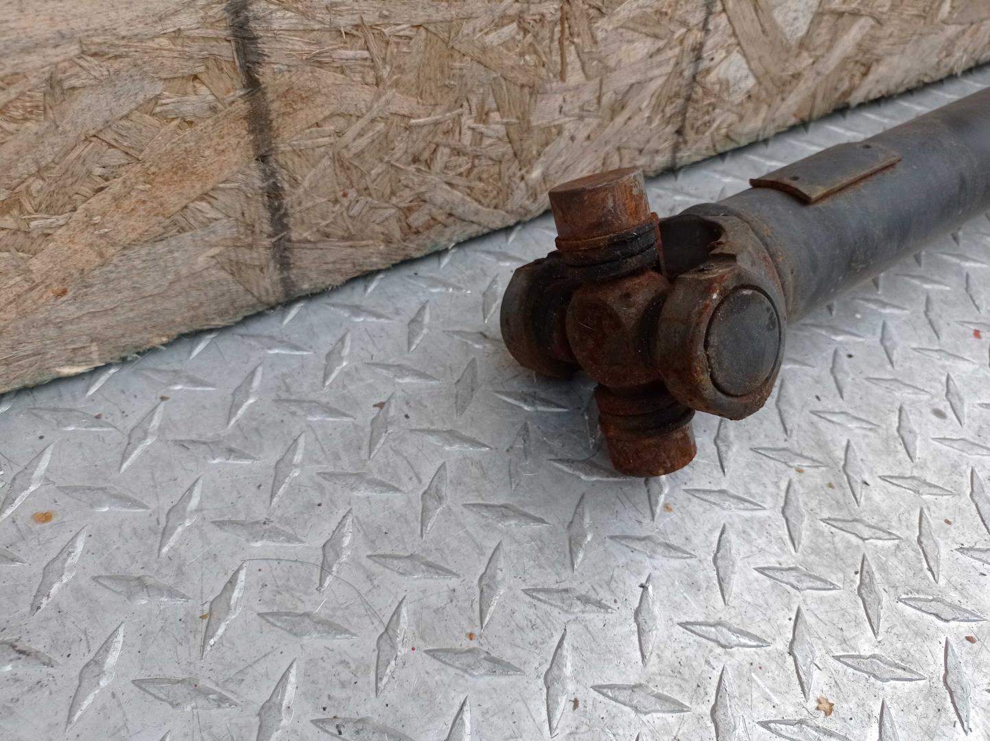 Вал карданный передний