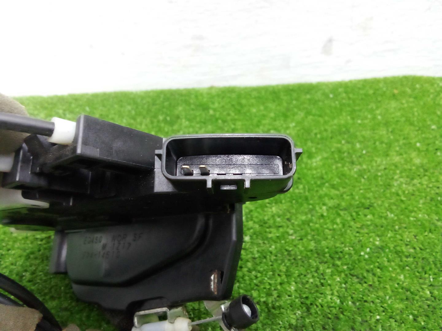 Замок двери задней правой