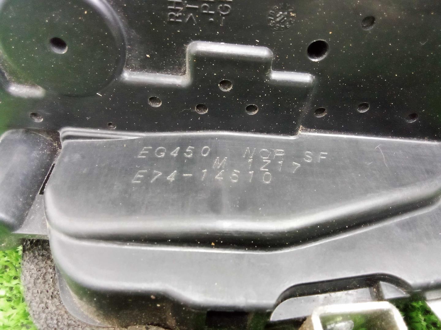 Замок двери задней правой