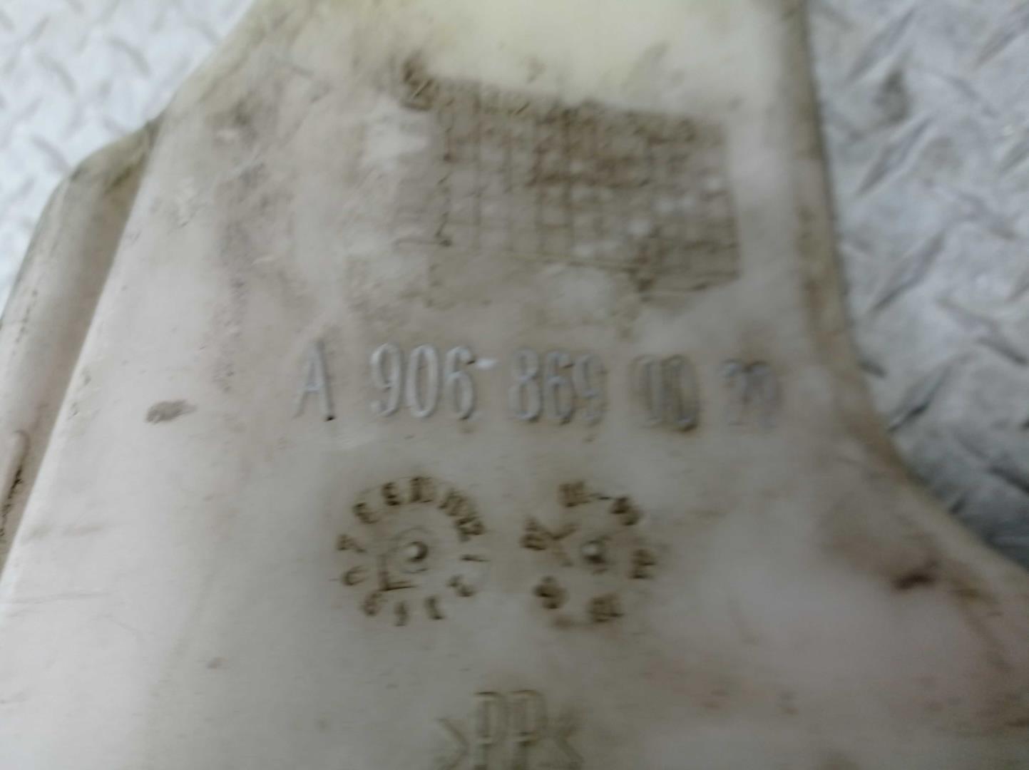 Бачок омывателя лобового стекла