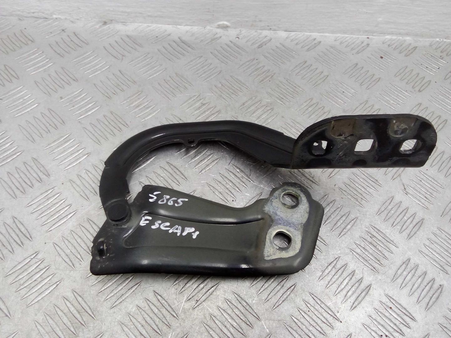 Петля капота правая