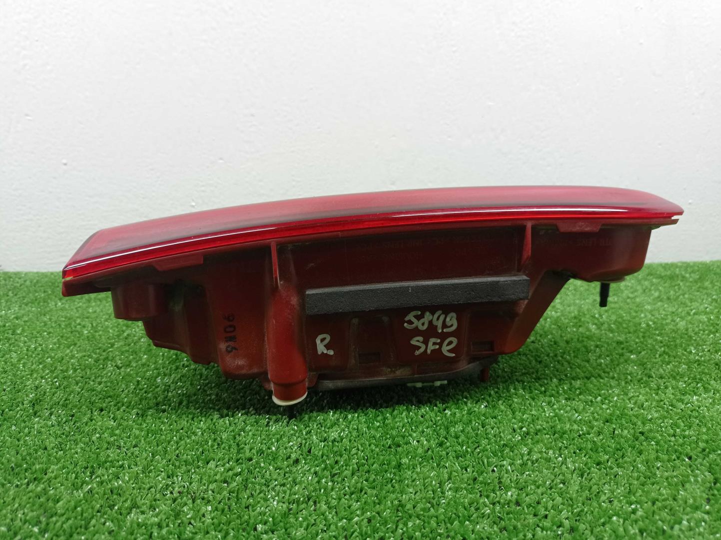 Фонарь задний внутренний правый