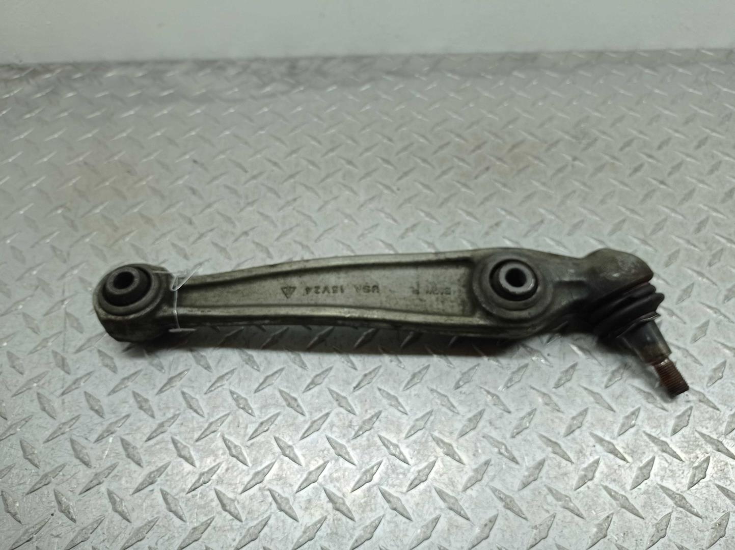 Рычаг передний нижний правый
