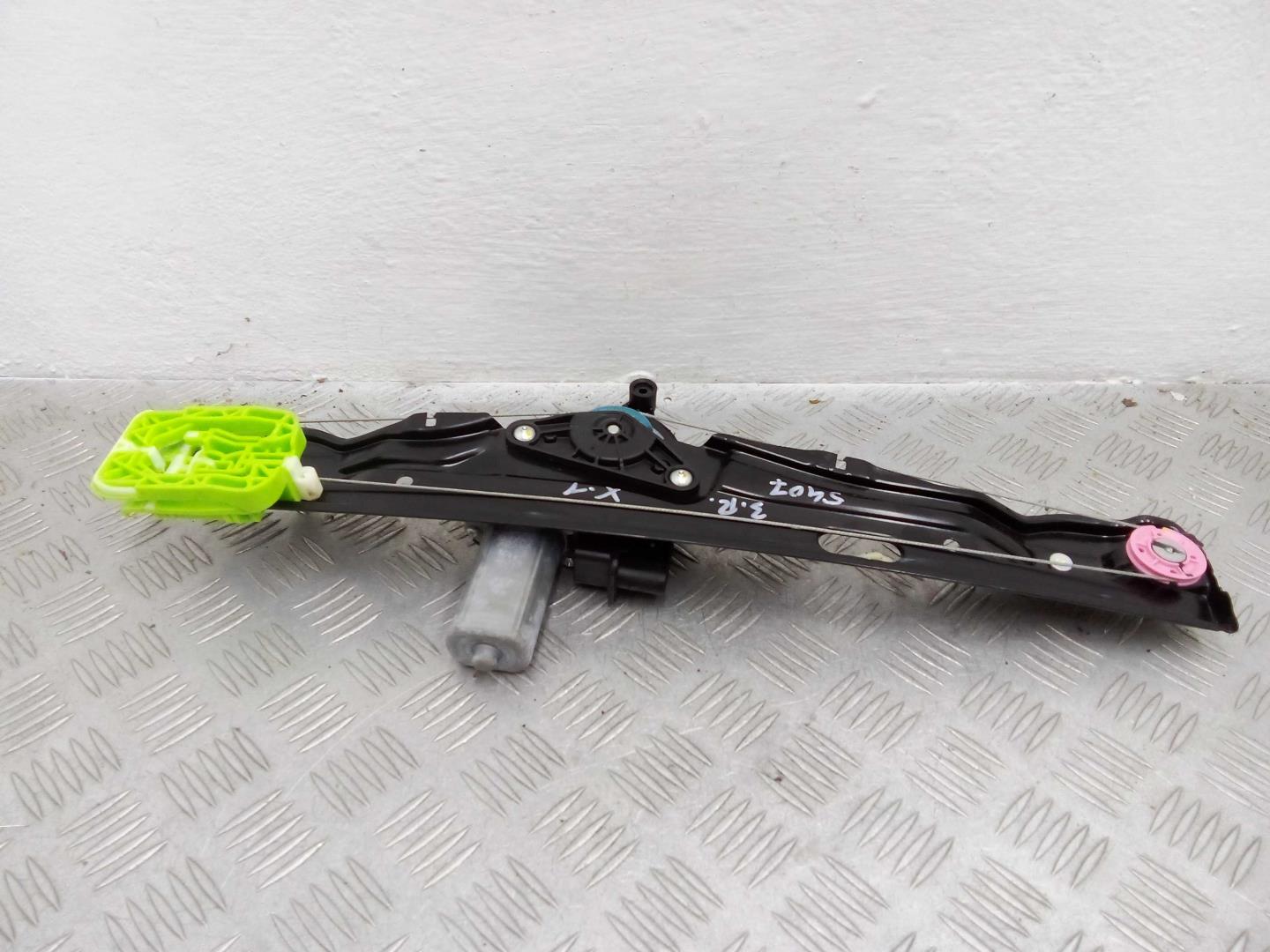 Стеклоподъемник электр. задний правый