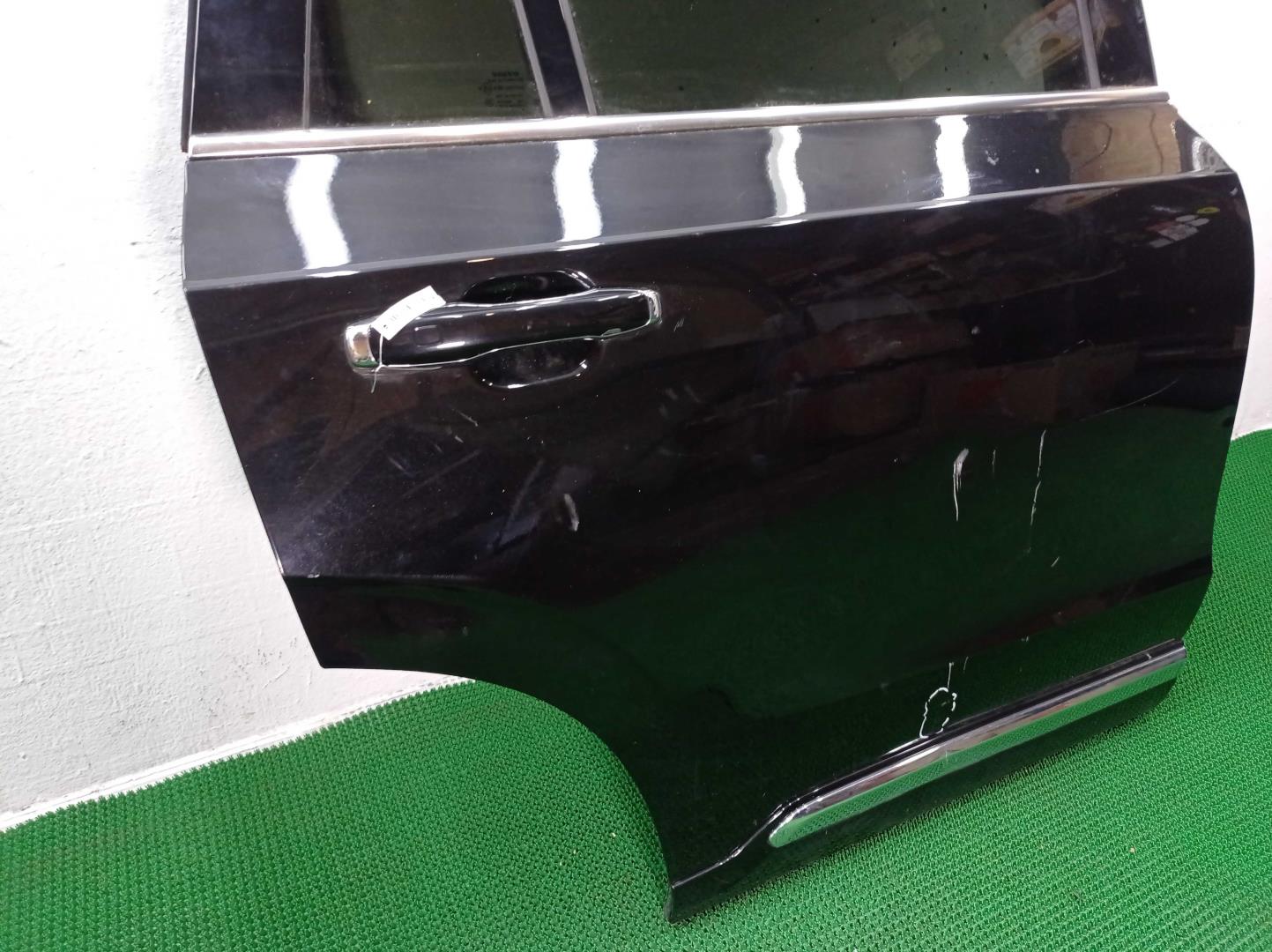 Замок двери задней правой