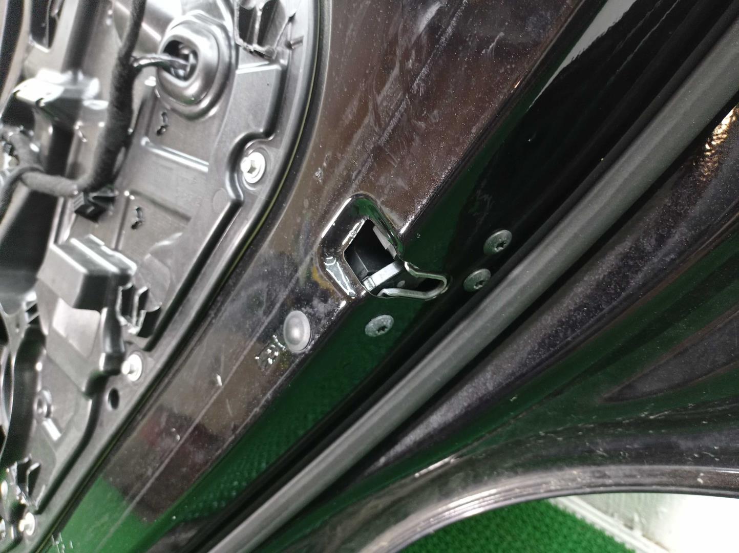 Шторка солнцезащитная