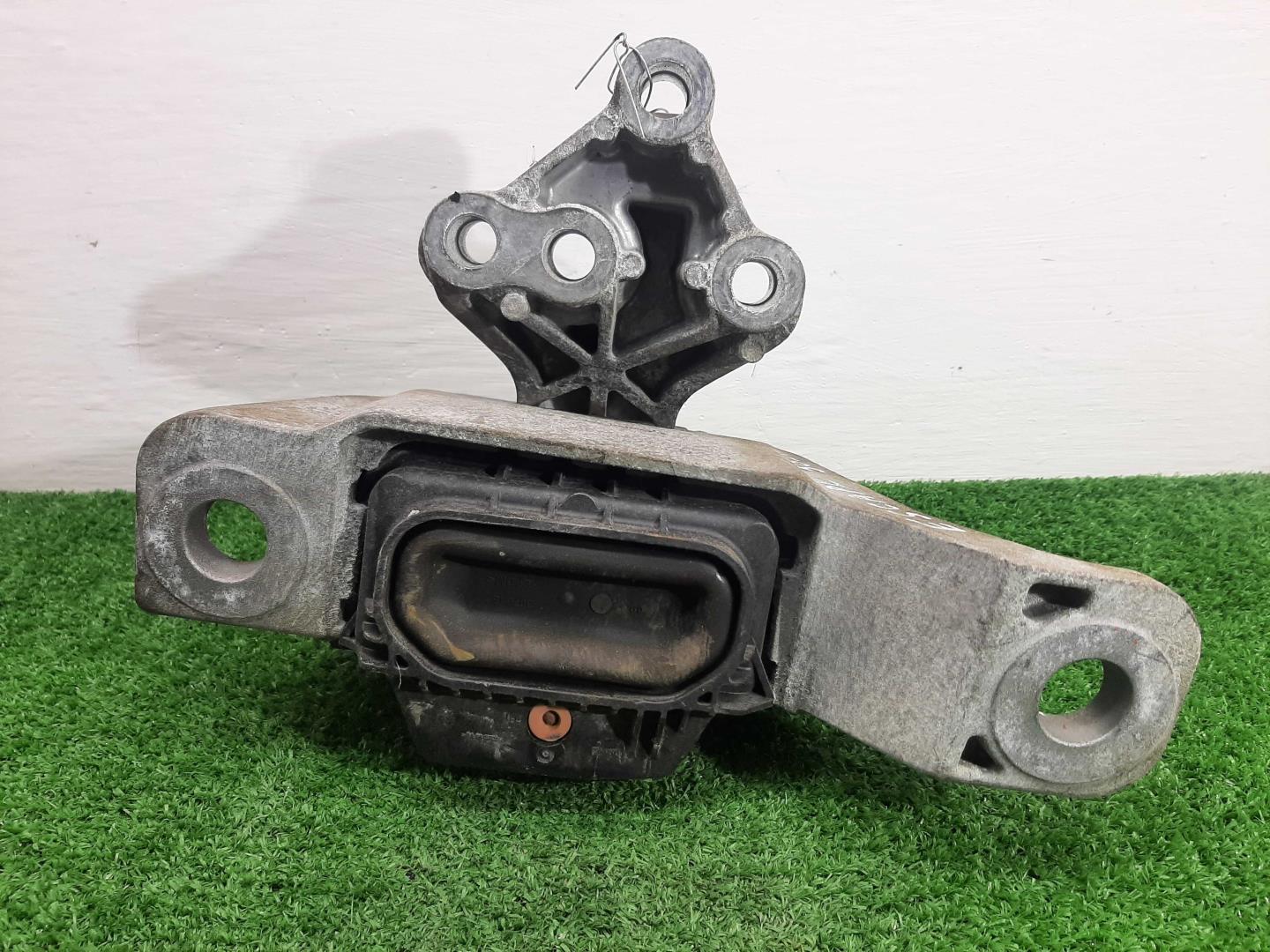 Опора двигателя