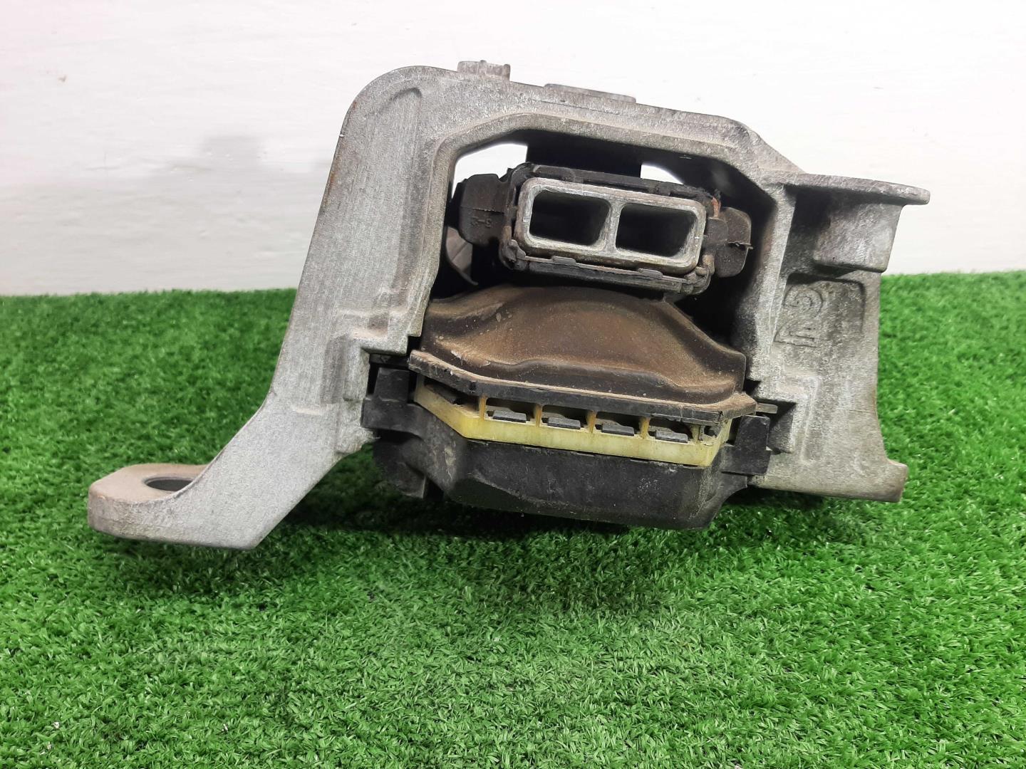 Опора двигателя