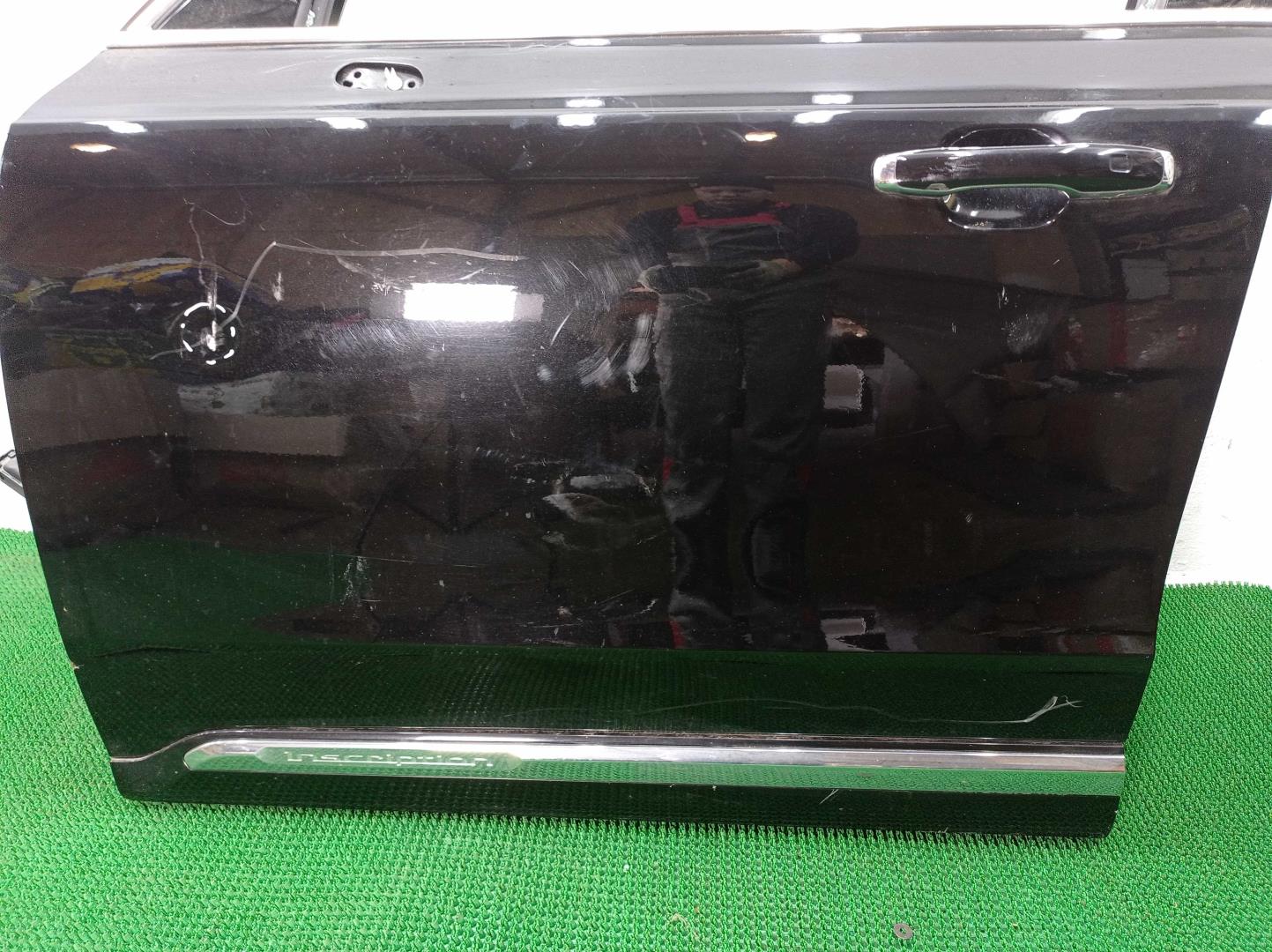 Дверь передняя левая