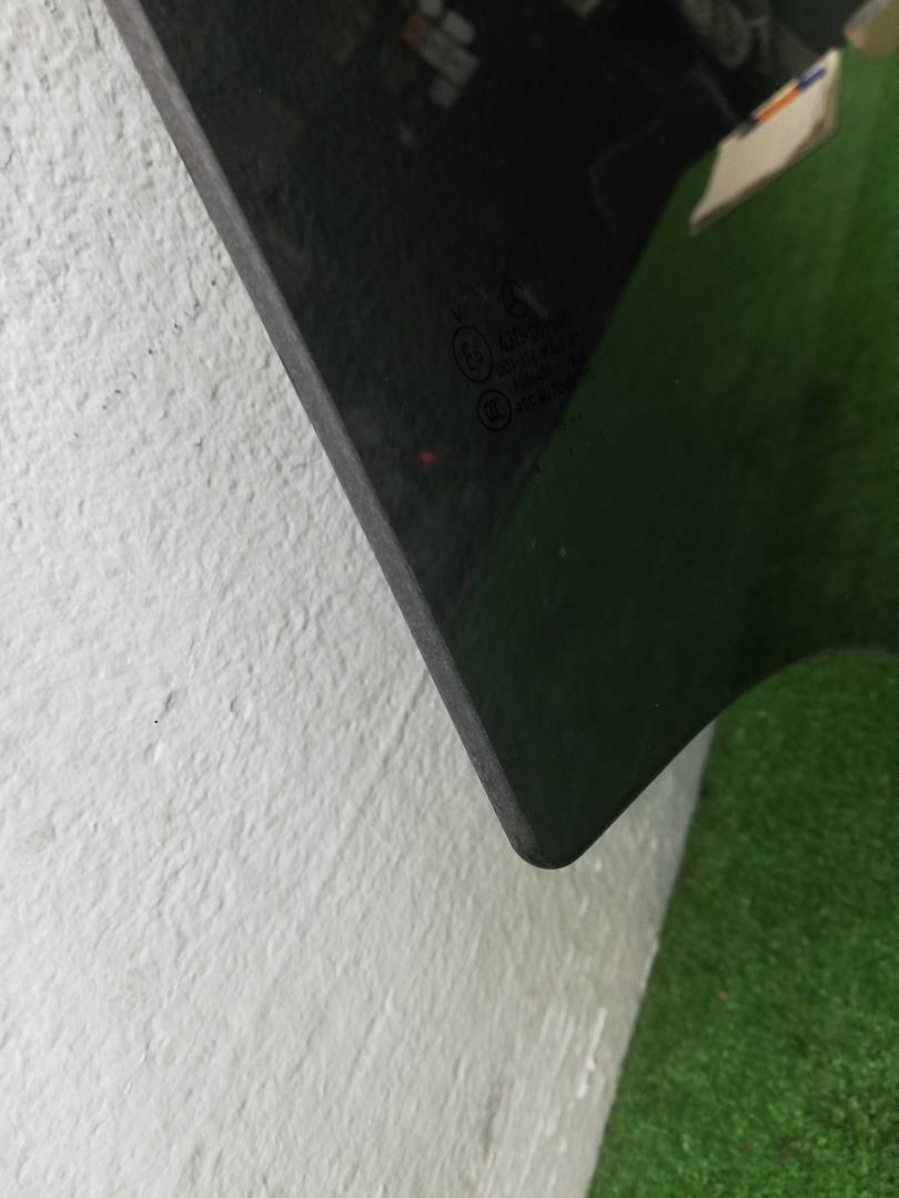 Стекло двери задней правой