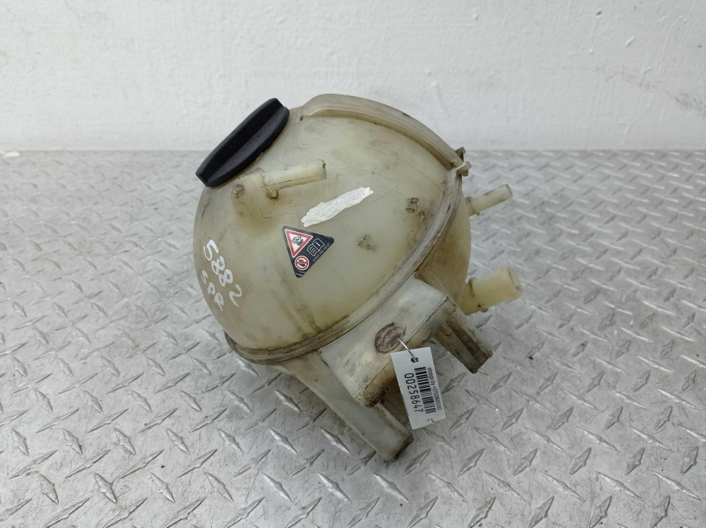 Бачок расширительный