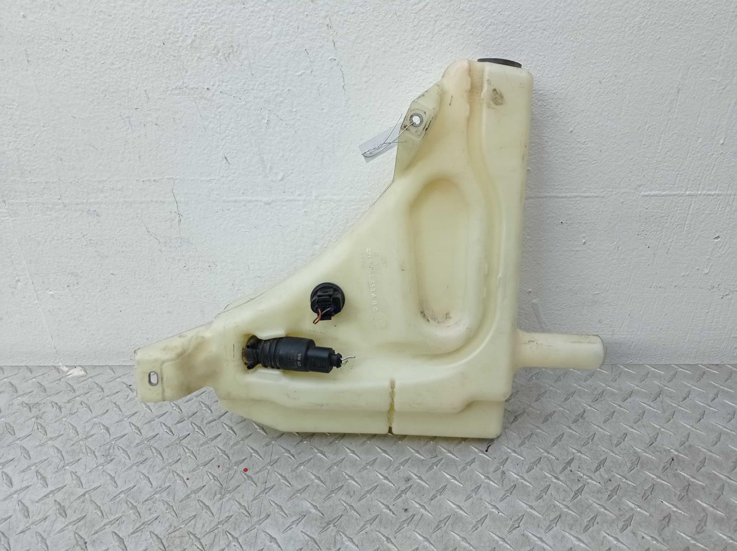 Бачок омывателя лобового стекла