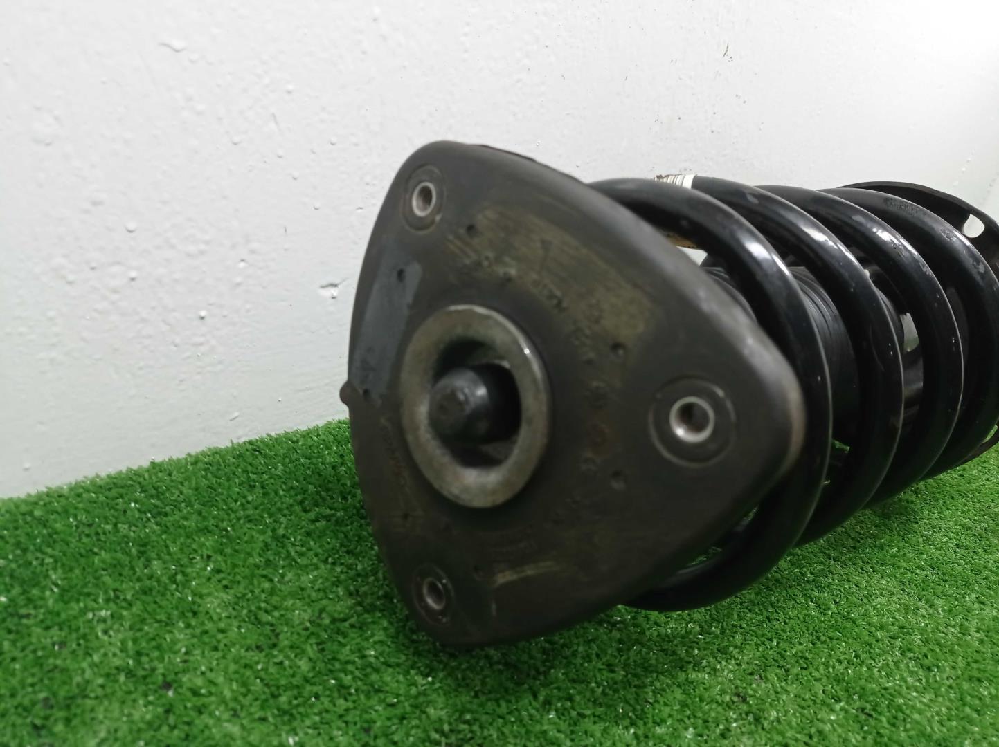 Амортизатор передний правый