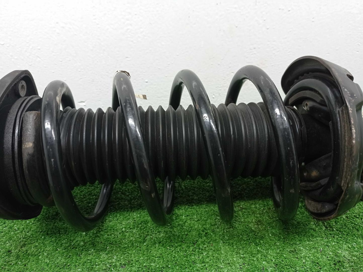 Амортизатор передний правый