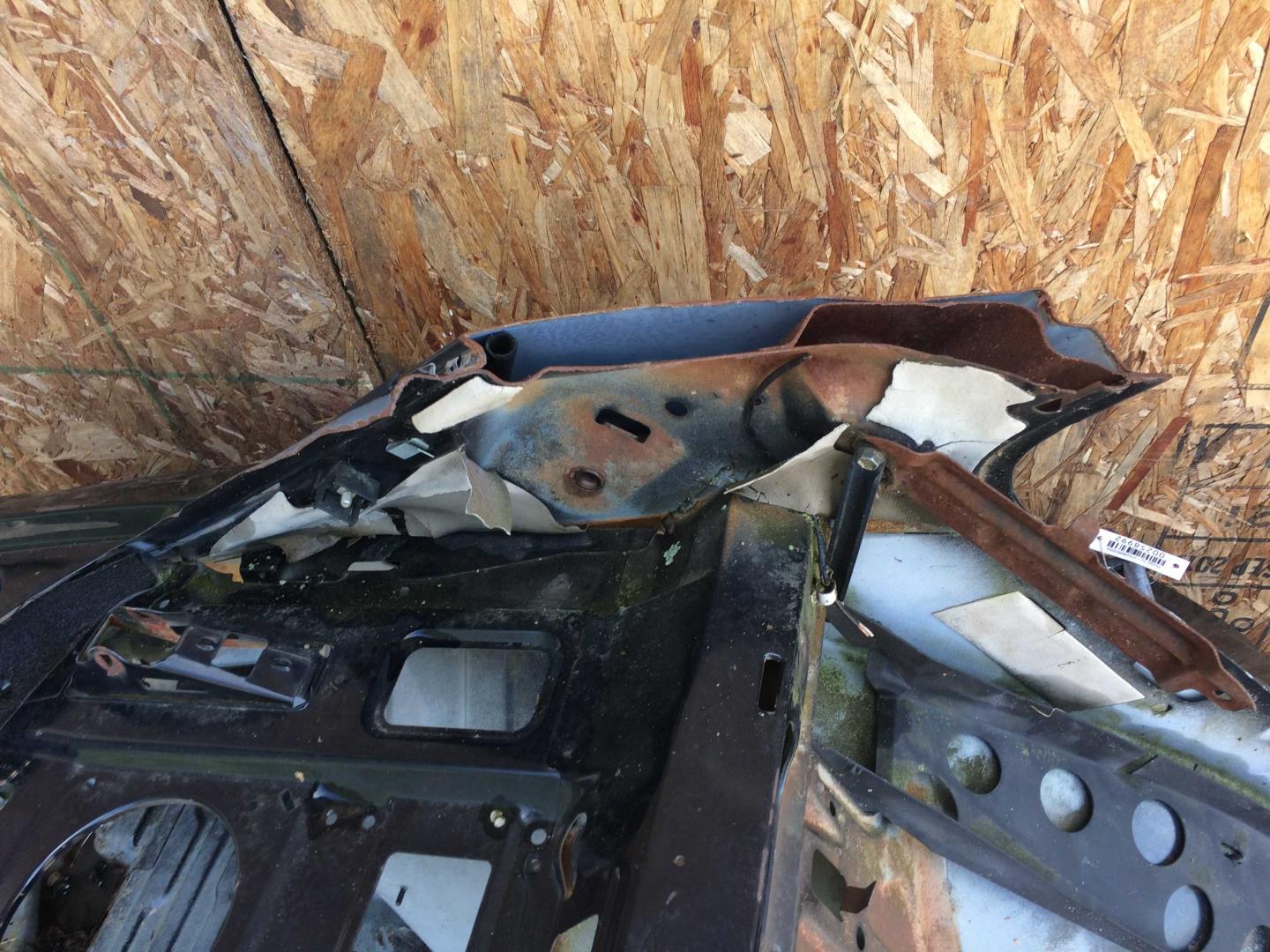 Крыло заднее левое