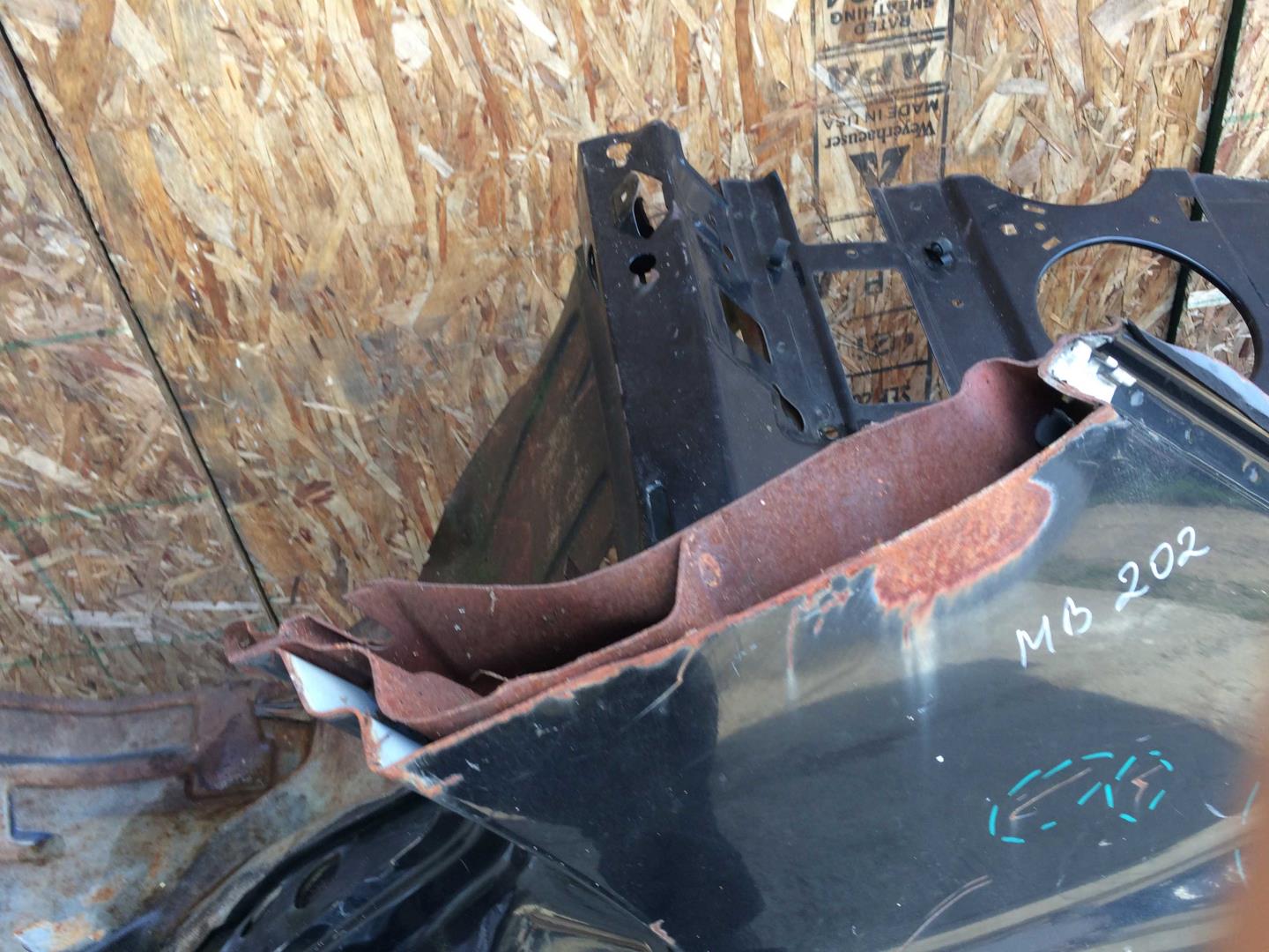 Крыло заднее левое