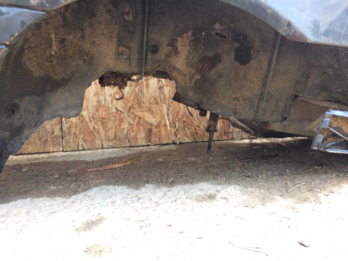 Крыло заднее левое