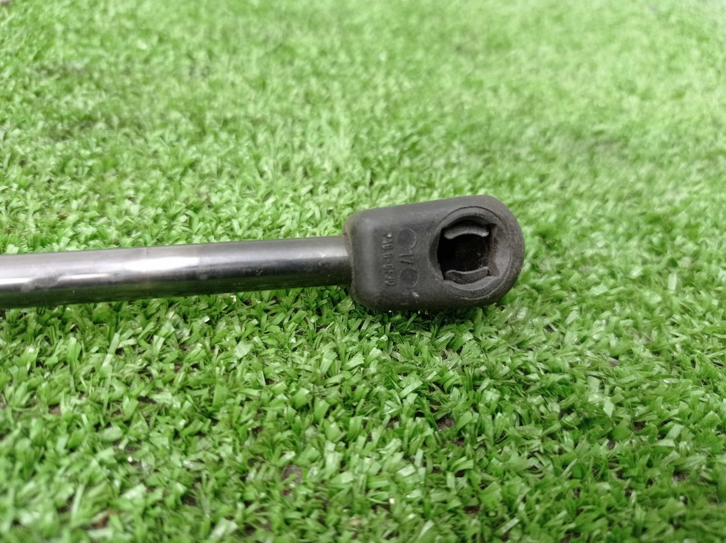 Амортизатор крышки багажника