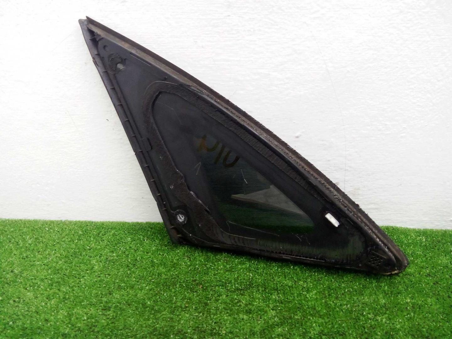 Стекло кузовное глухое правое