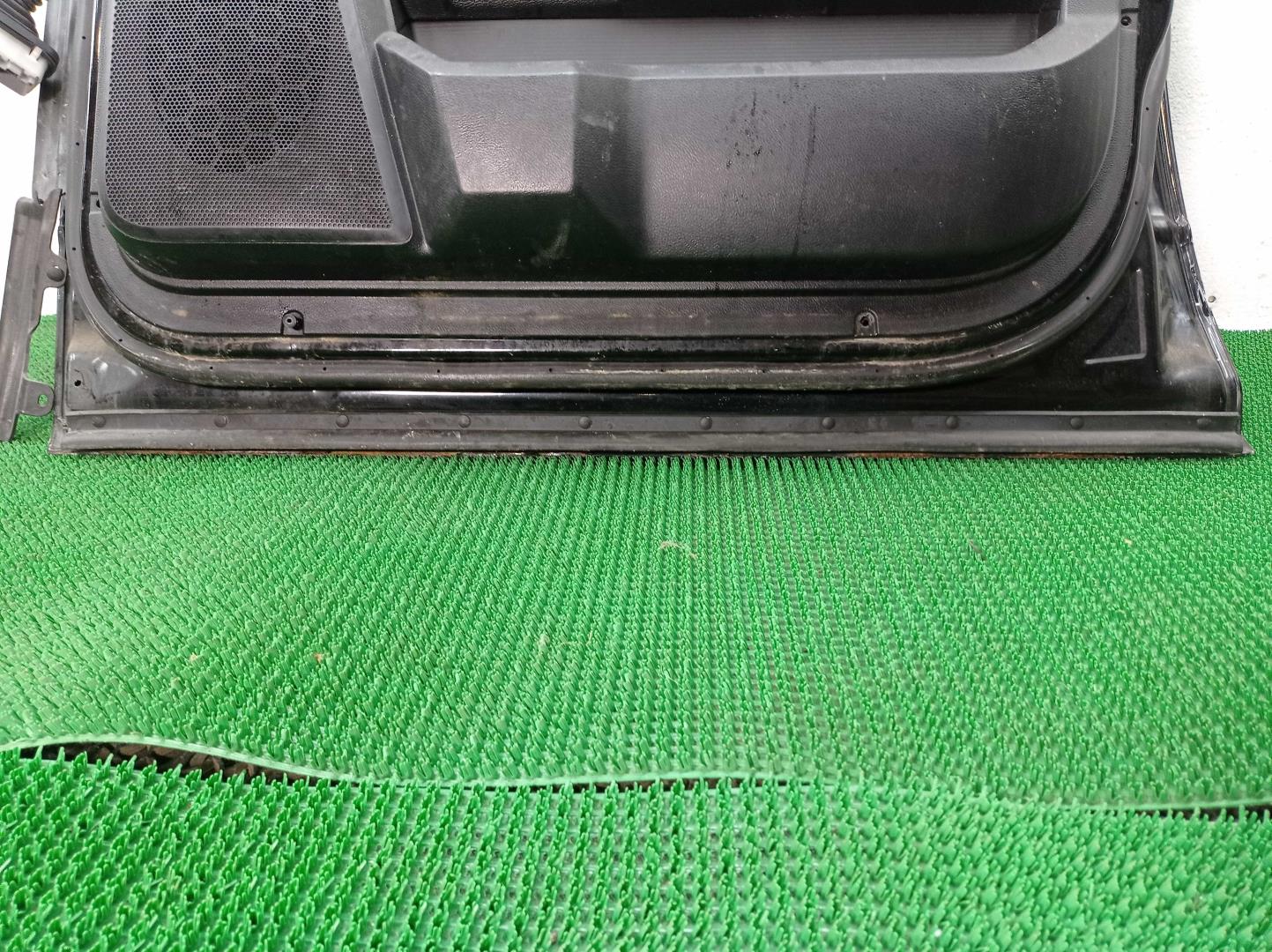 Ручка двери передней наружная правая