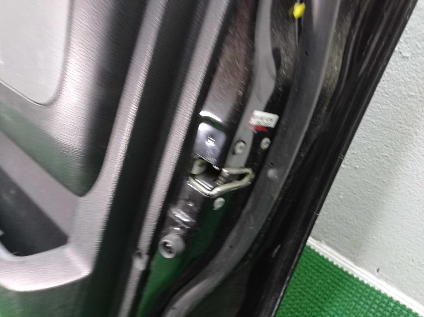 Ручка двери передней наружная правая