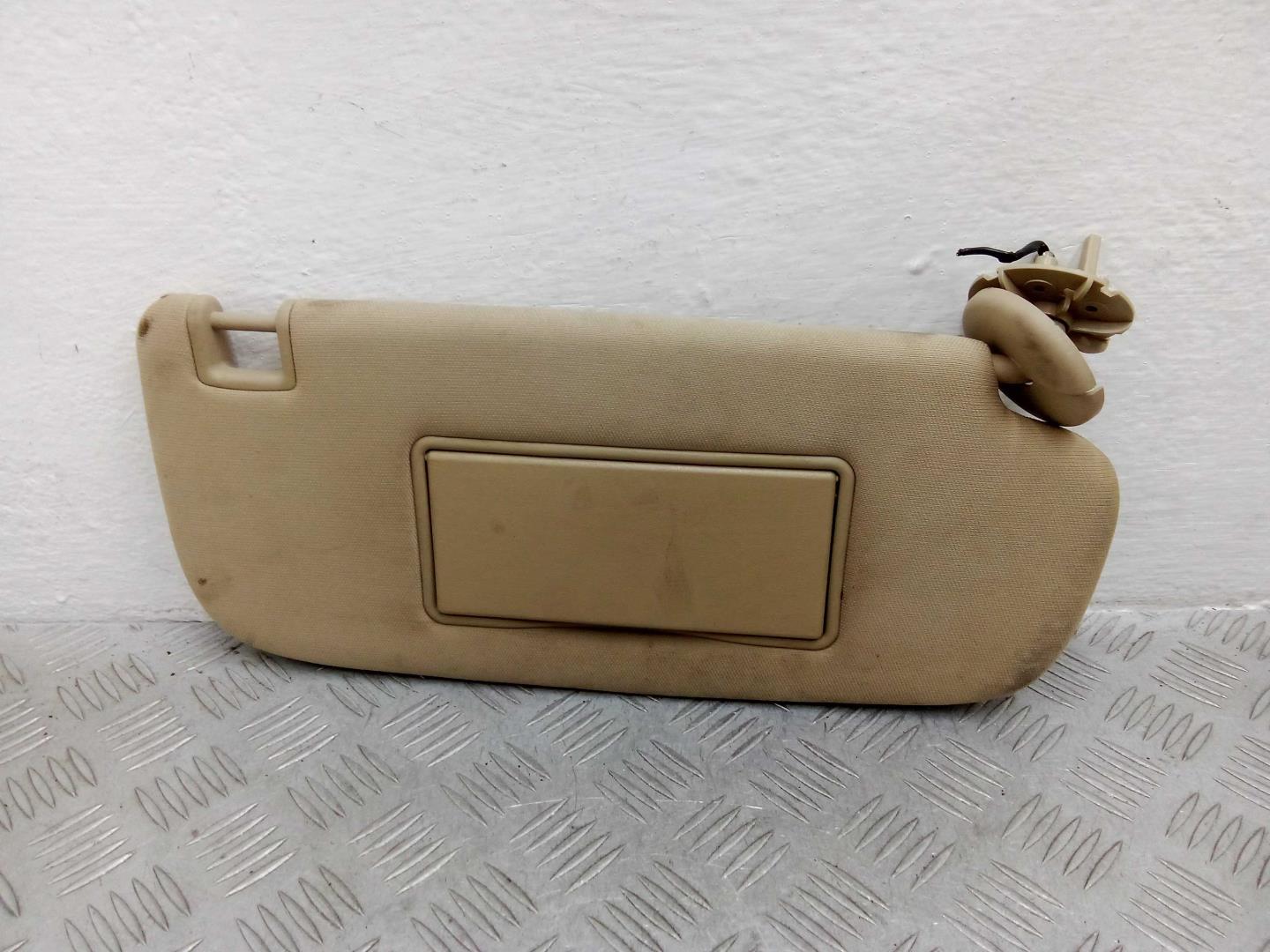 Козырек солнцезащитный