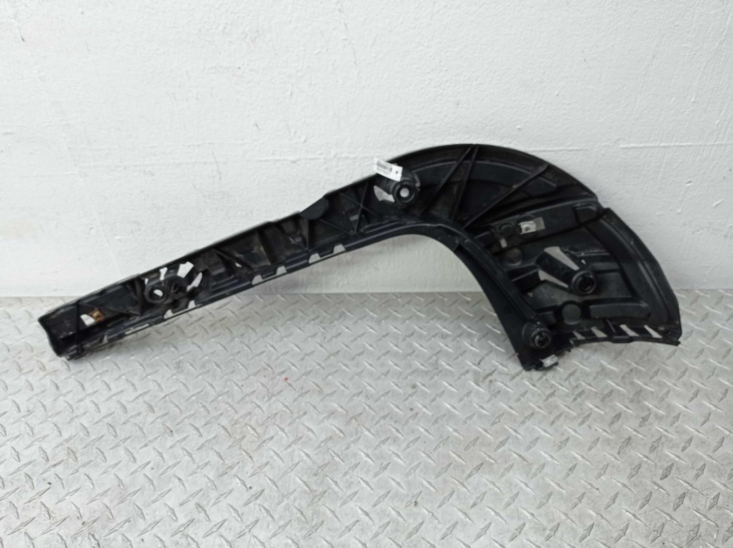 Кронштейн заднего бампера