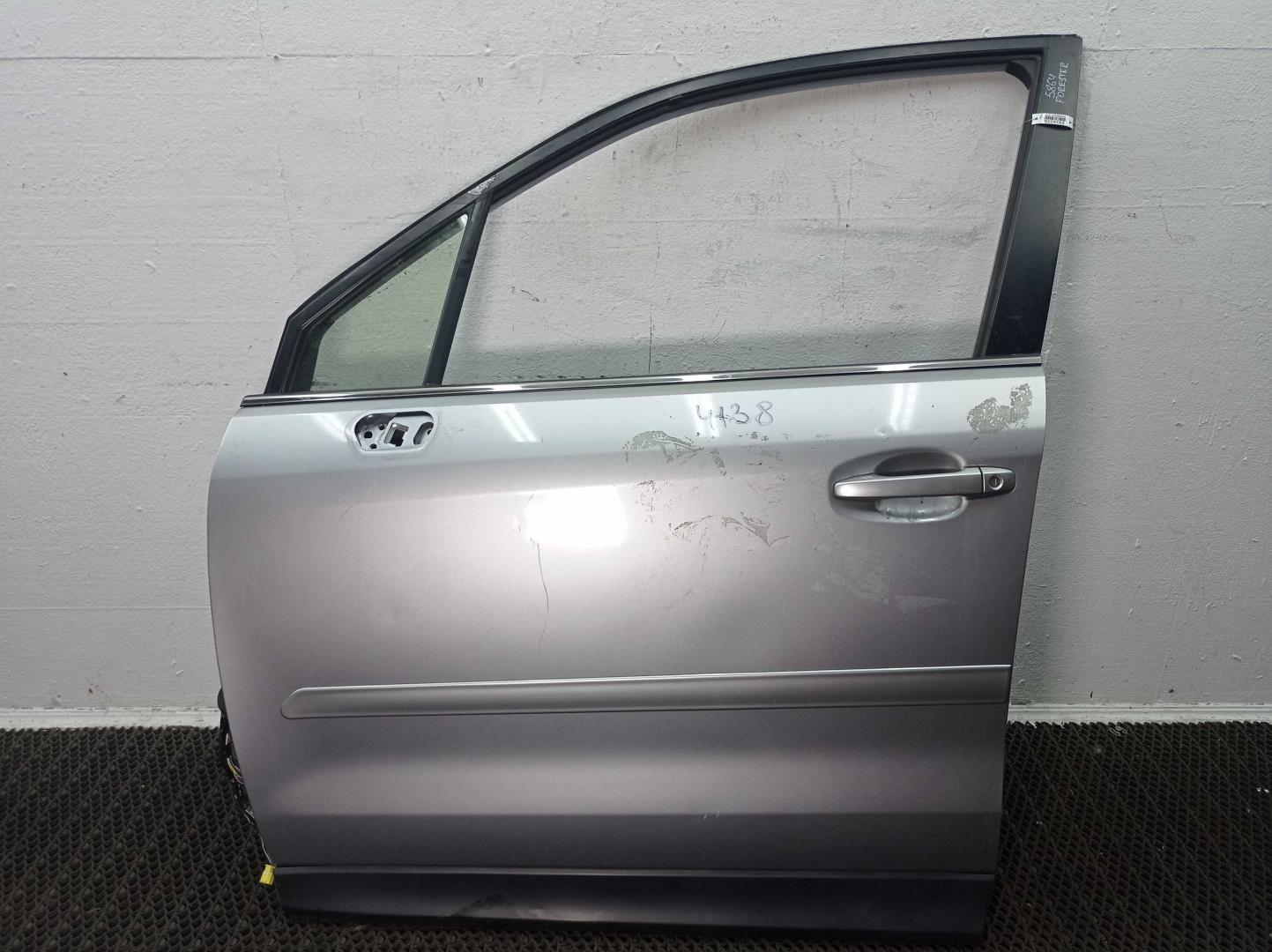 Ручка двери передней наружная левая