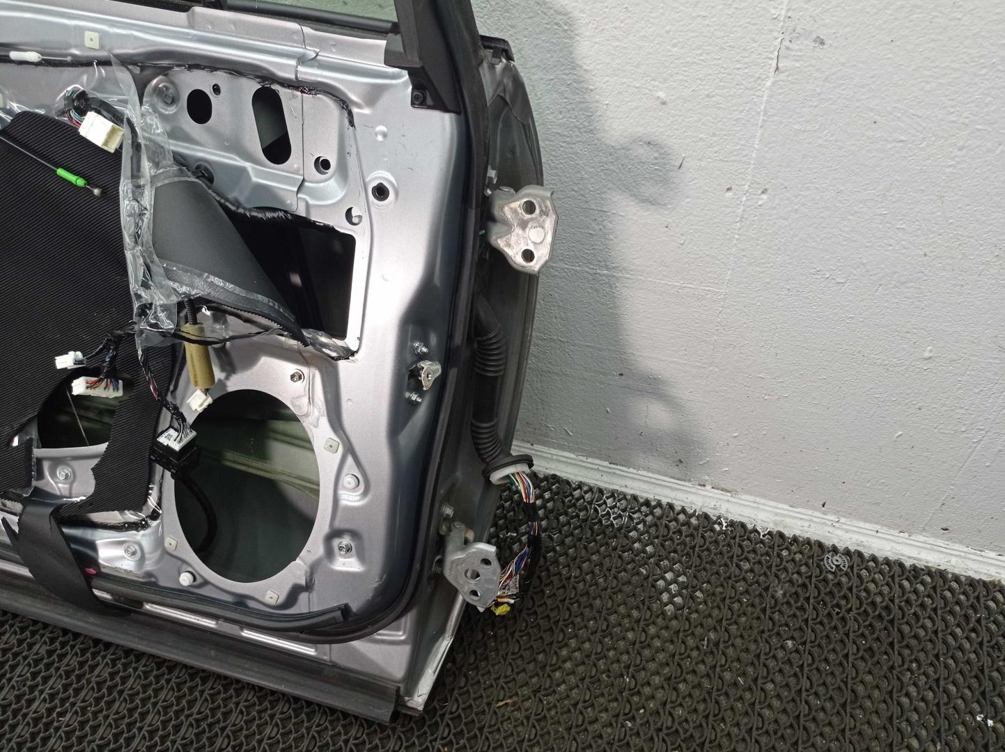 Ограничитель двери