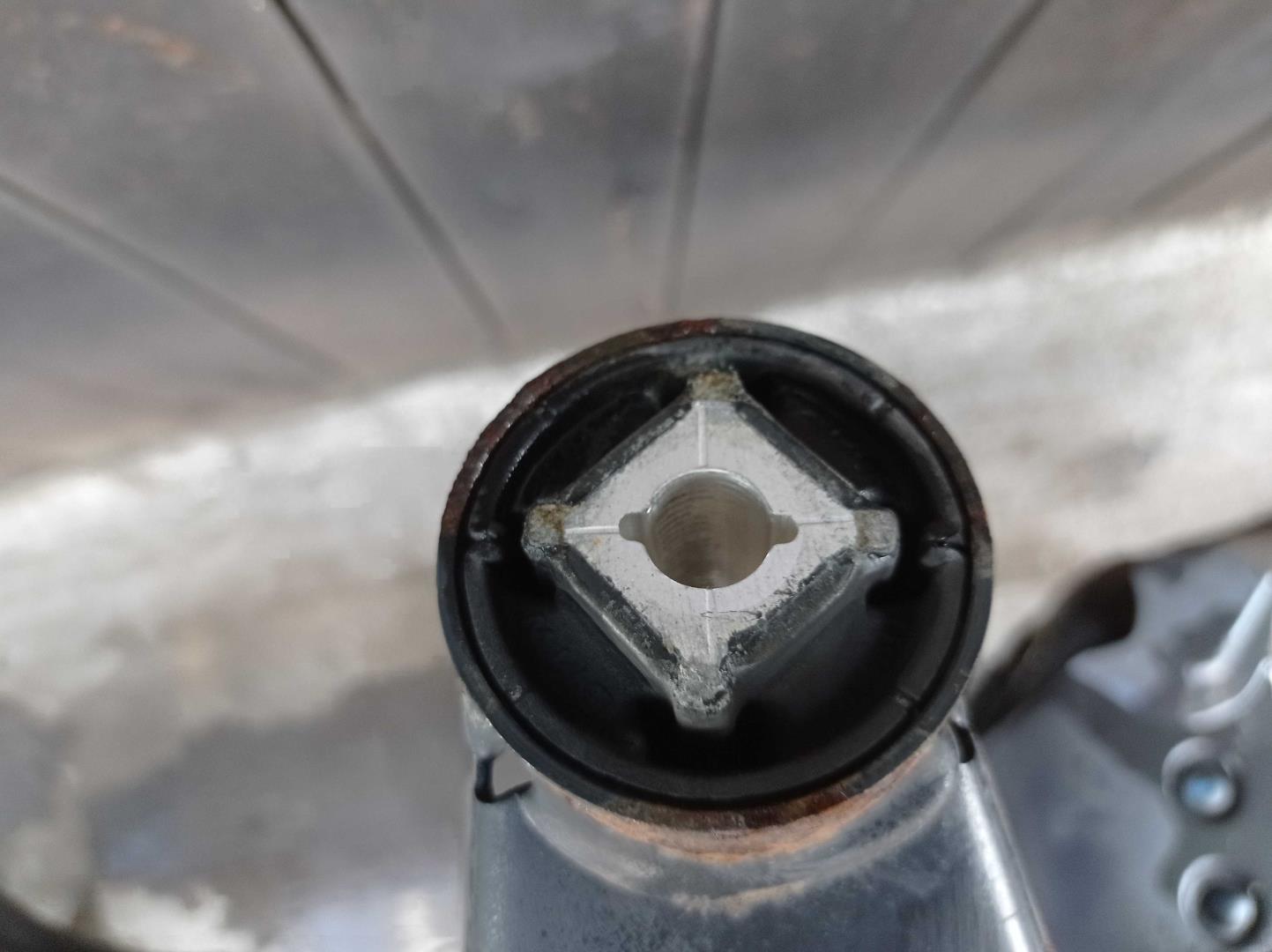 Балка задняя