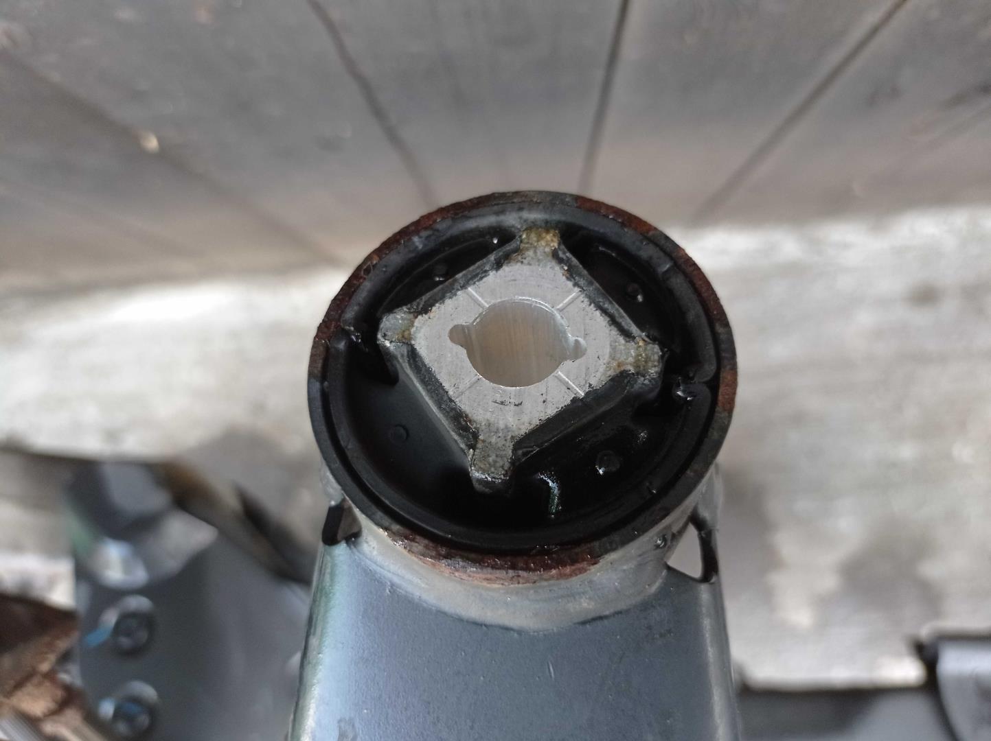 Балка задняя